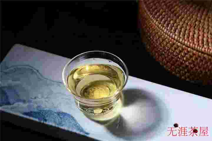 白茶种类全解析 - 白毫银针、白牡丹、贡眉及寿眉详解