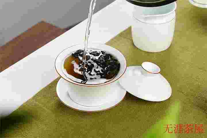 泡白茶，陶瓷和紫砂哪个更好？