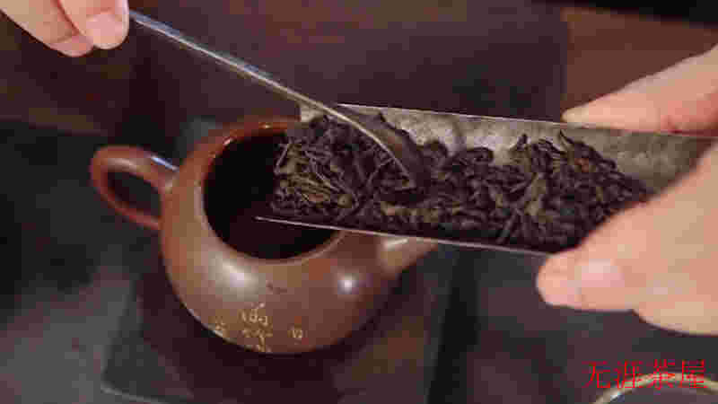 六堡茶和熟普洱的区别：原料、工艺与茶形