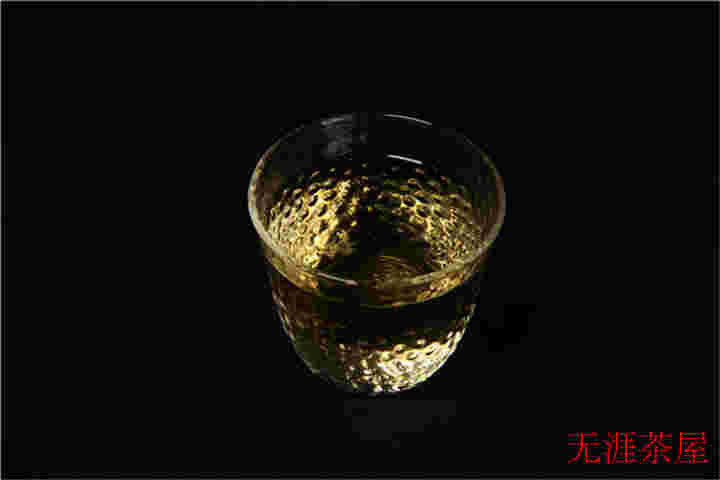 这个夏天哪吒很“燃”，白茶很“潮”！