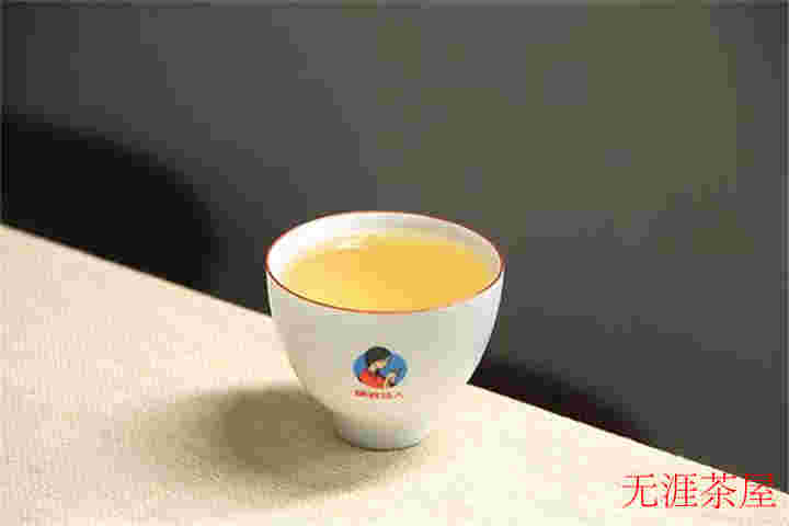 秋凉至，煮一壶老白茶，应时应景!