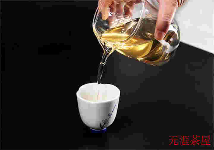 白茶饼为何可以长期存放及其价值提升的原因