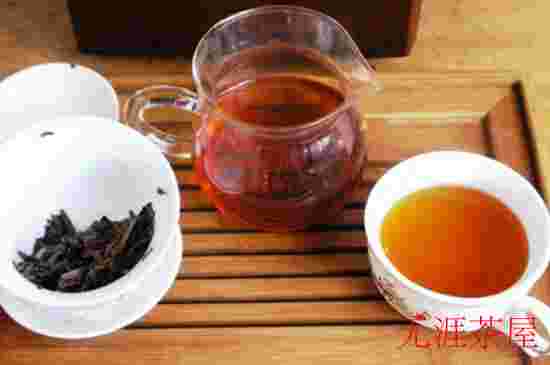 华莱健安化黑茶是否合法？了解黑茶市场的真相