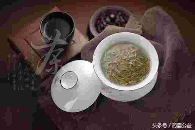 服用中药时真的不能饮茶吗？